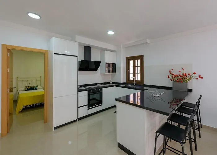 Centrico Sibarys - 2 Dormitorios- Calle Pintada * Нерха